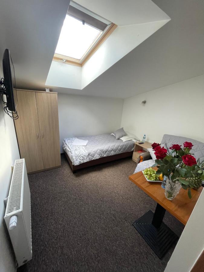Hotelik Gold Raszyn Eksteriør billede